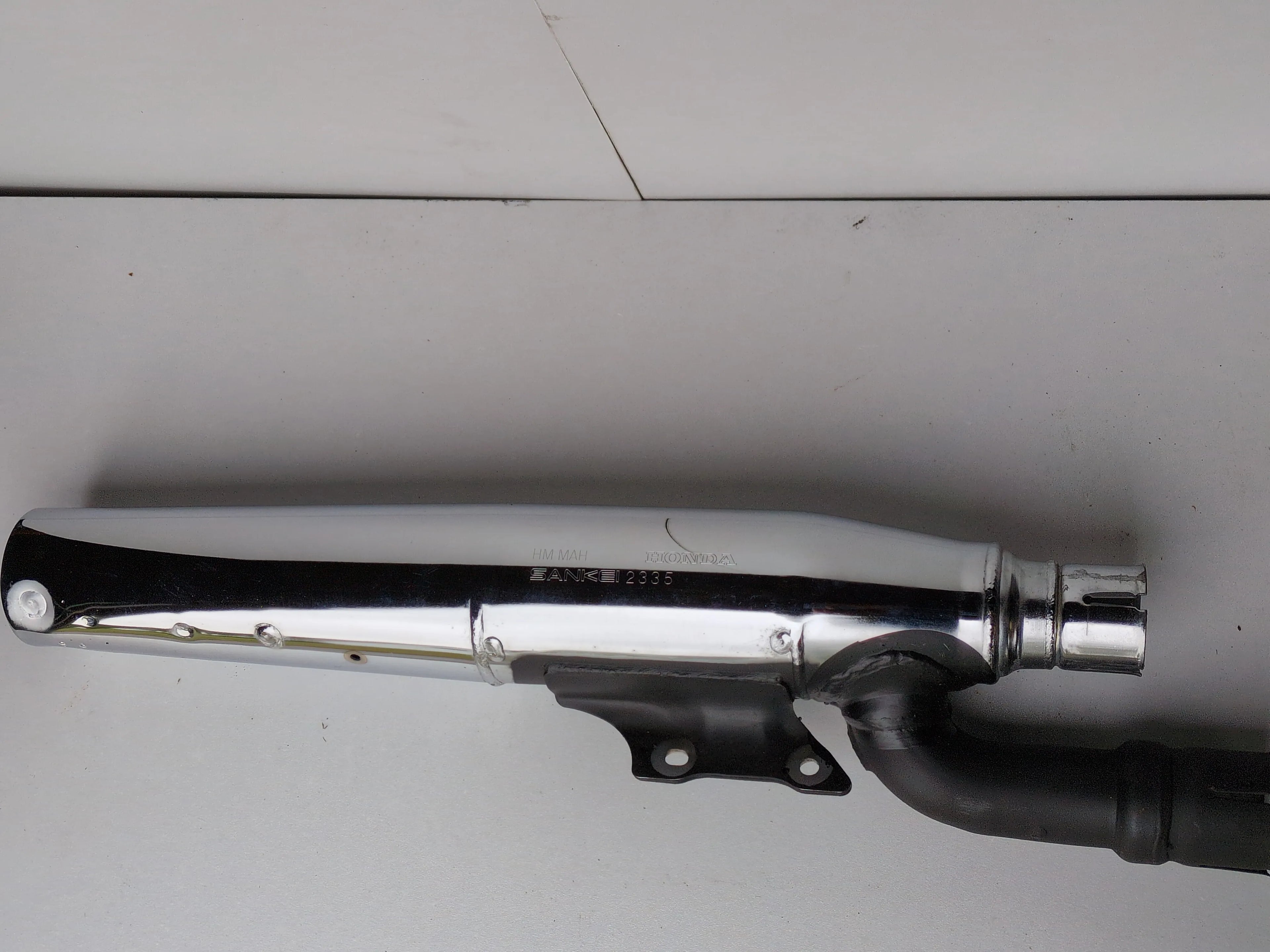 Honda VT1100C Shadow Muffler 18410-MAH-003 | Genuine OEM Honda Exhaust | NOS Original Part