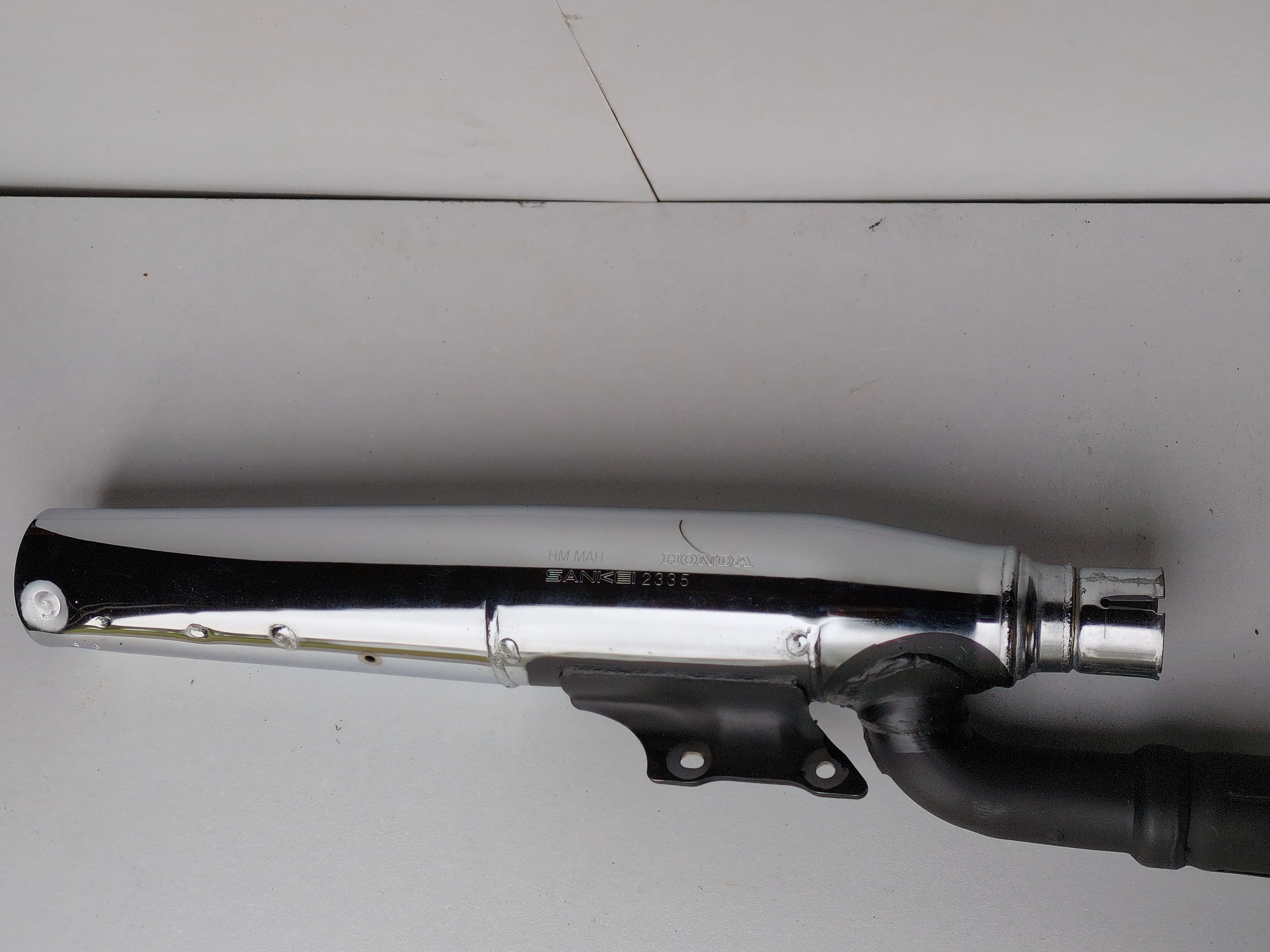 Honda VT1100C Shadow Muffler 18410-MAH-003 | Genuine OEM Honda Exhaust | NOS Original Part