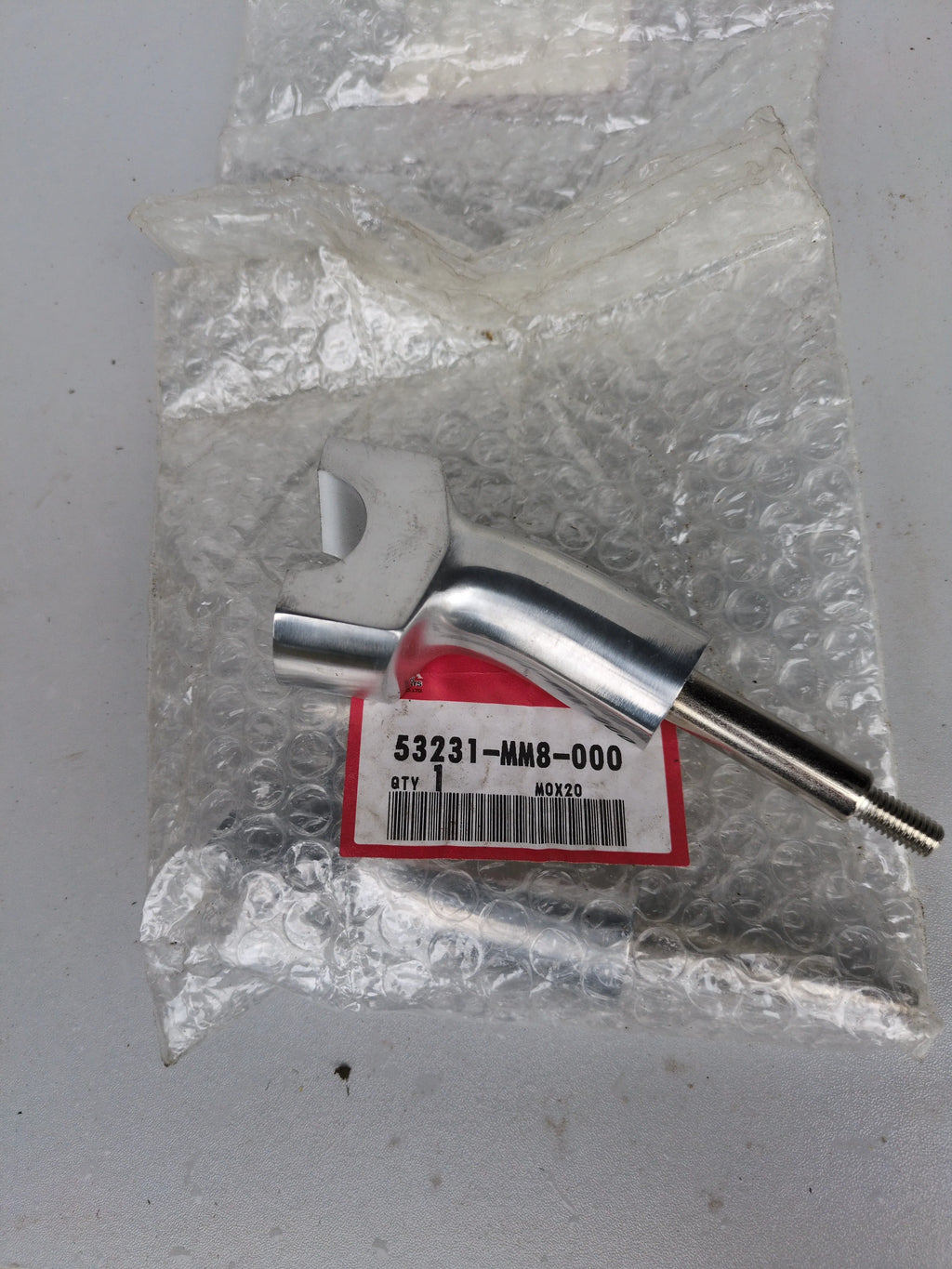 Honda VF750C Magna & VT1100 Handlebar Riser Set 1988–1993 – OEM 53231-MM8-000 – Genuine Honda NOS