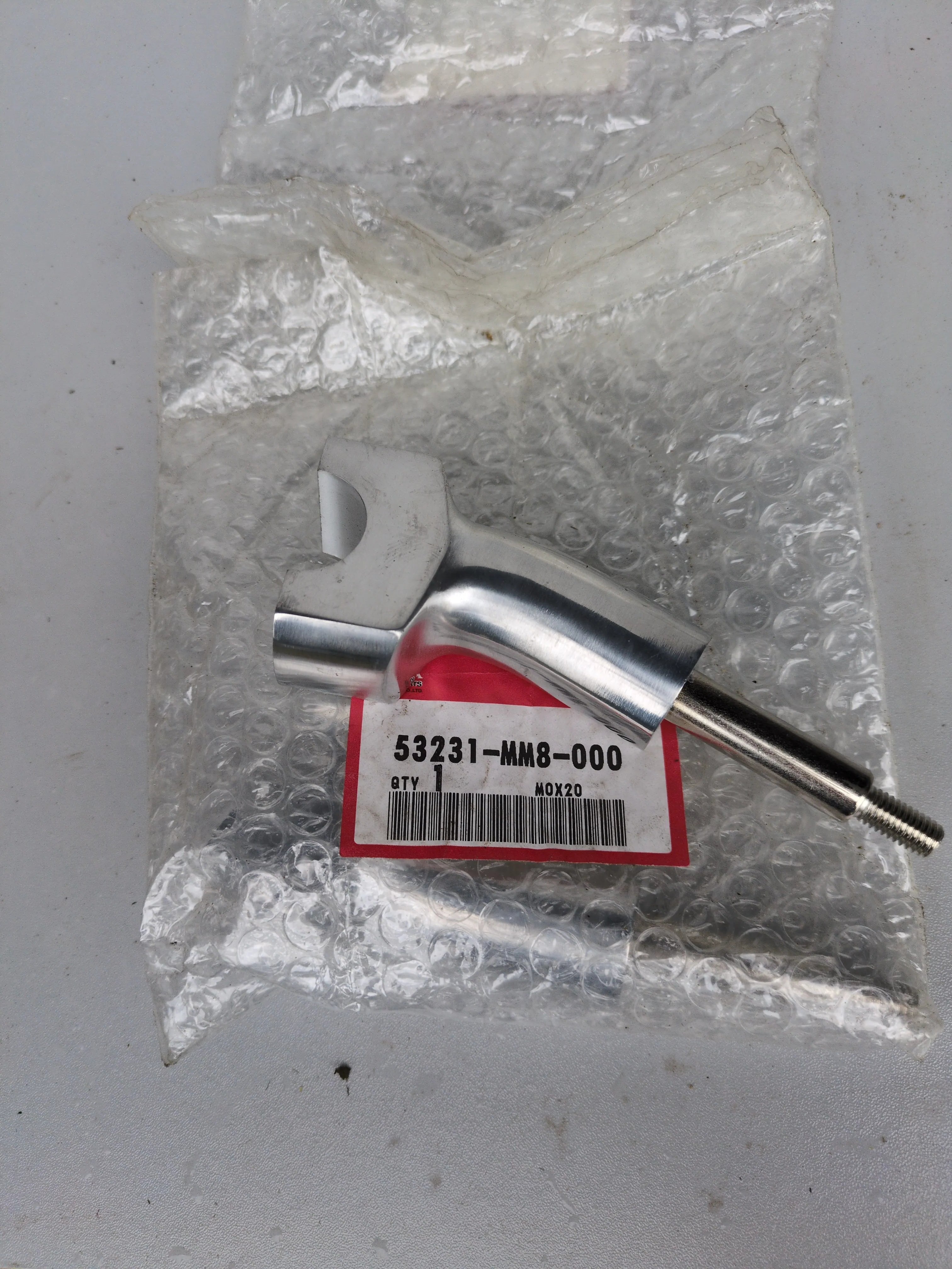 Honda VF750C Magna & VT1100 Handlebar Riser Set 1988–1993 – OEM 53231-MM8-000 – Genuine Honda NOS