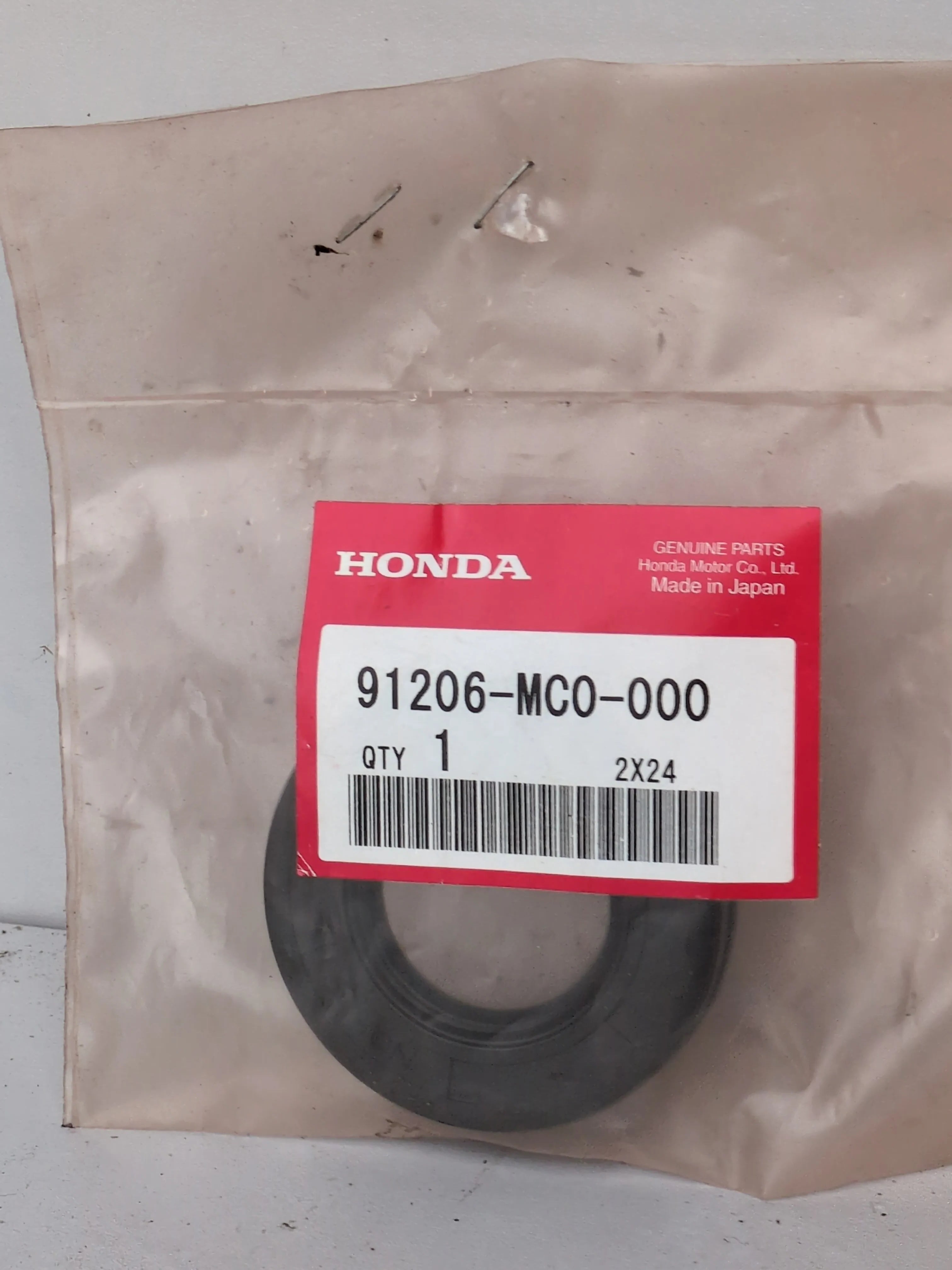 Honda Oil Seal 91206-MC0-000 | Countershaft Seal | CB750C CB900F CBX1000 | Genuine OEM | NOS | Made in Japan