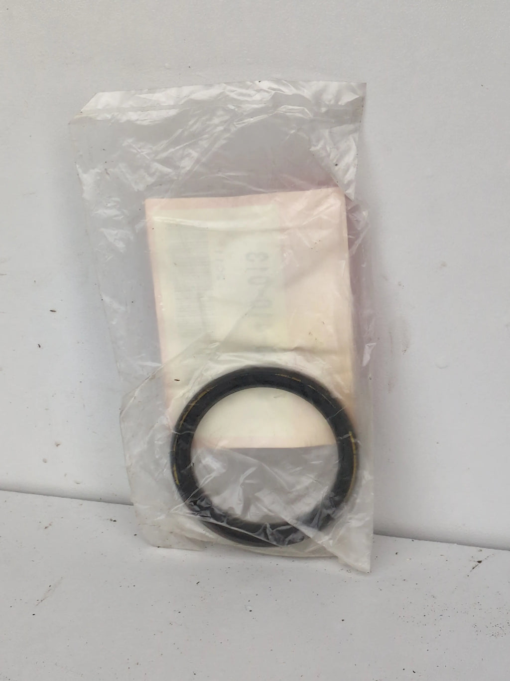 Honda Oil Seal 91251-410-013 | Crankshaft / Drive Shaft Seal | GL1000 GL1100 | Genuine OEM | NOS | Made in JapanHonda Oil Seal 91251-410-013