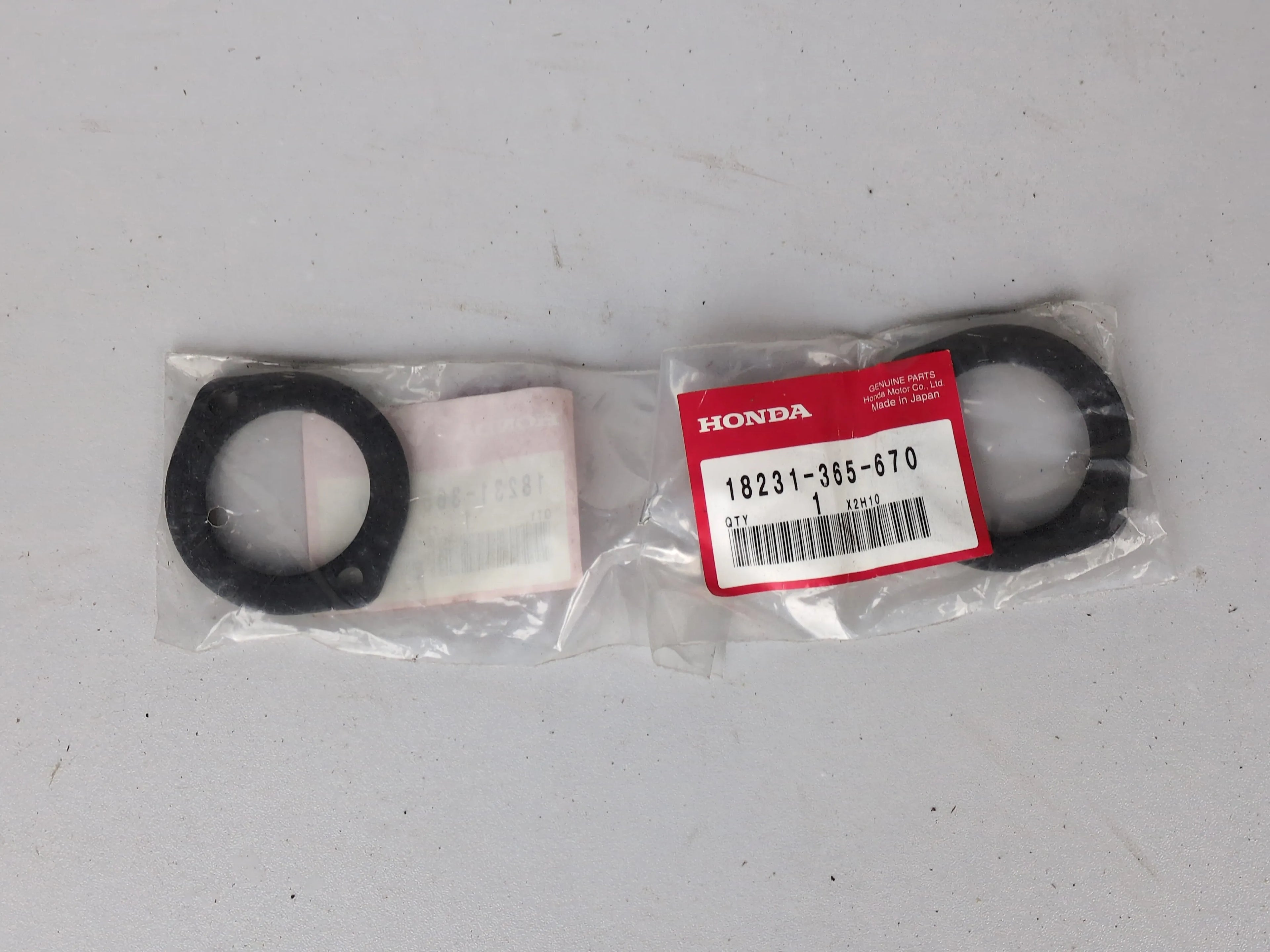Honda Exhaust Pipe Gasket 18231-365-670 (2 pcs) – Genuine OEM | NOS | Made in Japan