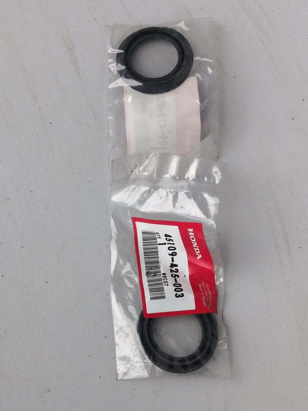 Honda Dust Seal Set 45109-425-003 – Genuine OEM | NOS | Made in Japan