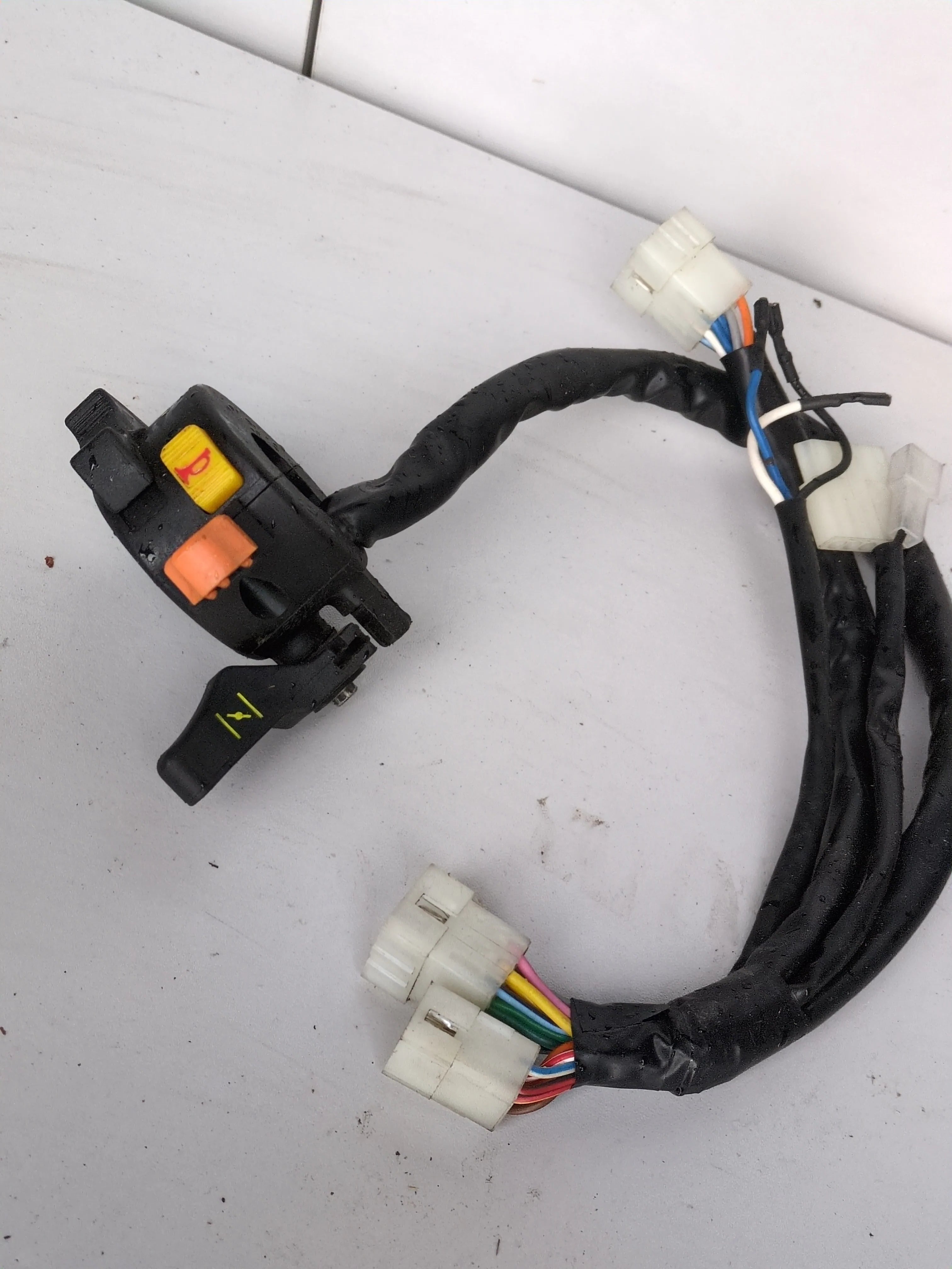 Honda Left Handlebar Switch Assembly 35200-MT4-611 Genuine OEM NOS Made in Japan wiring harness connectors