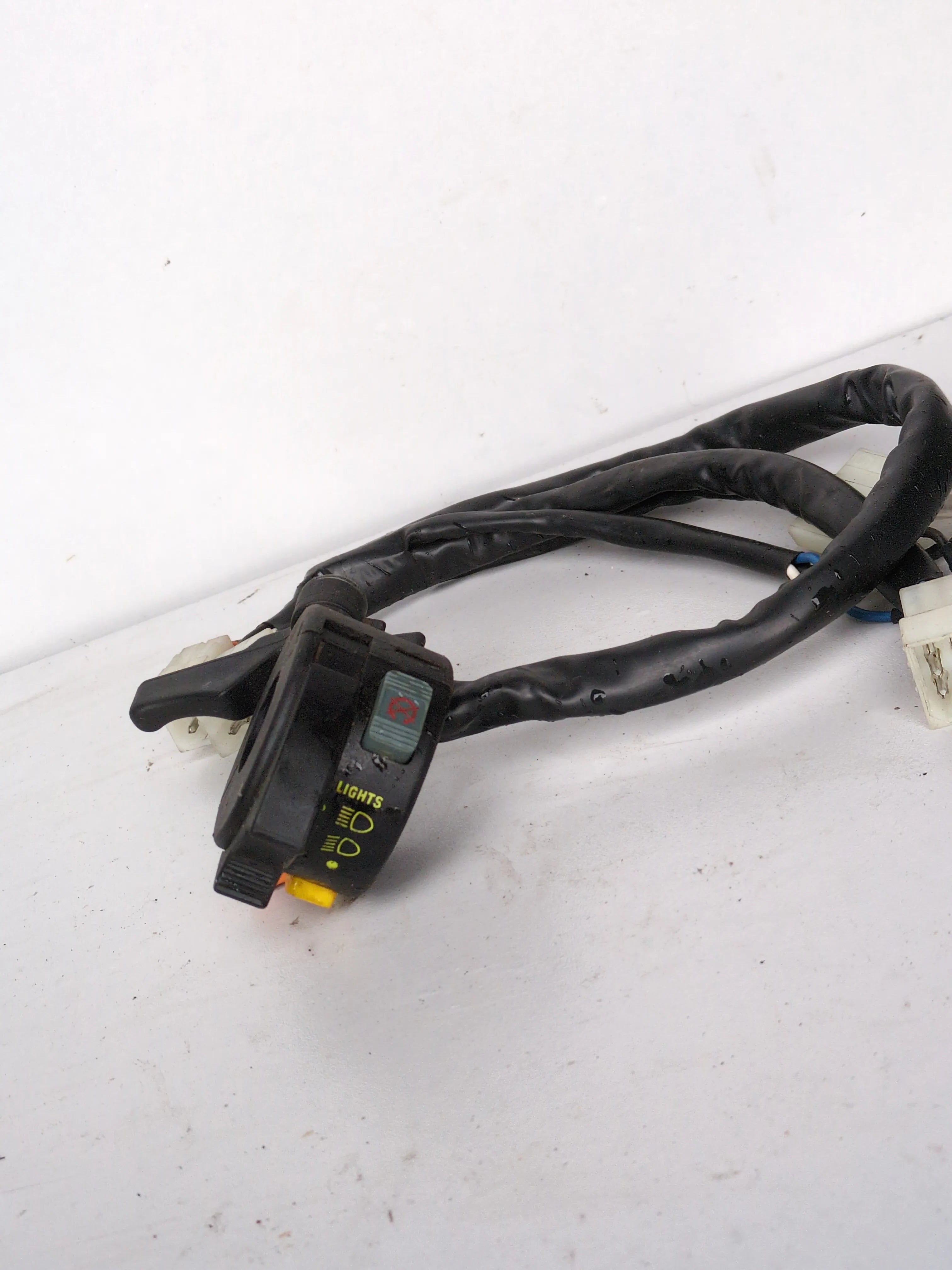 Genuine Honda OEM Left Handlebar Switch Assembly 35200-MT4-611 NOS part made in Japan by Kokusan Denki