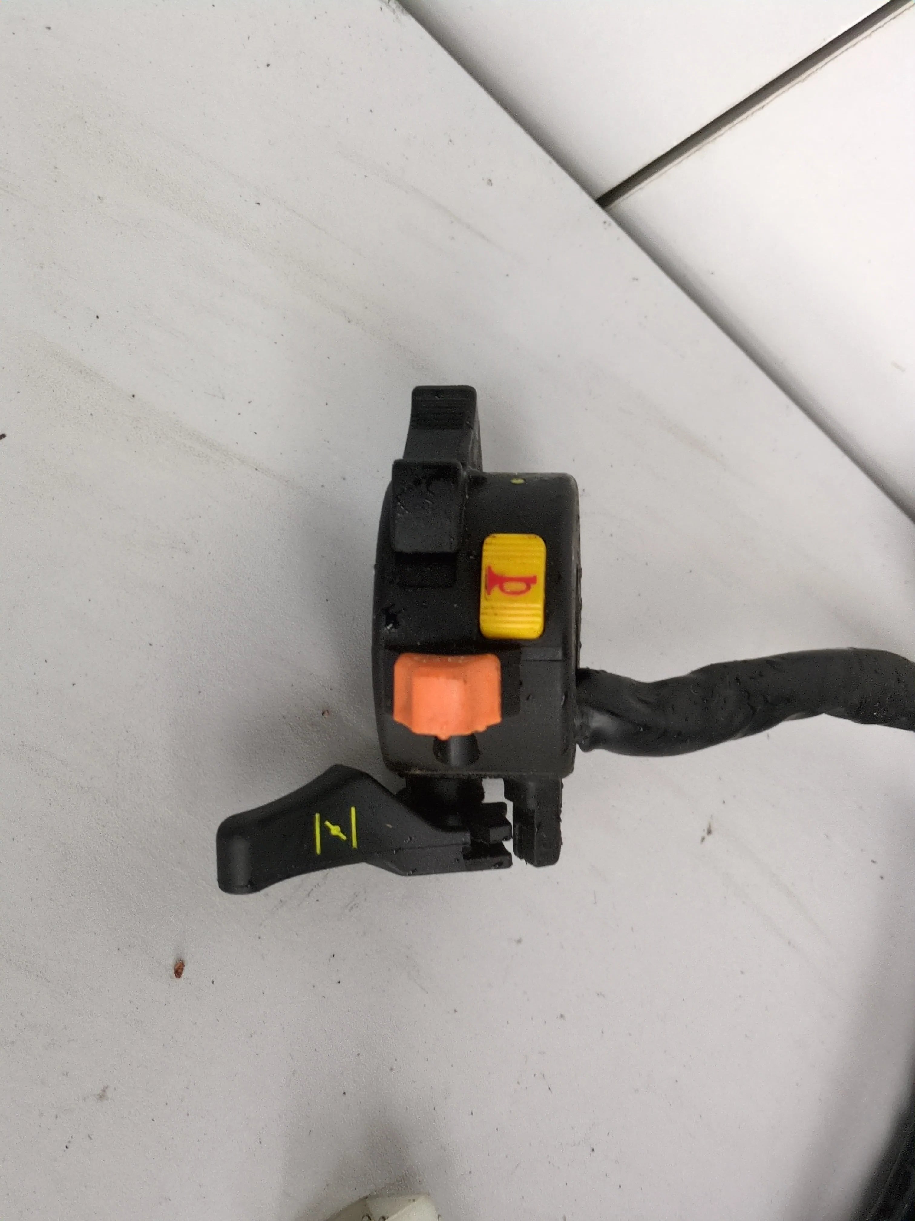 Detail view of Honda CBR1000F VFR750F Left Handlebar Switch Assembly 35200-MT4-611 OEM NOS